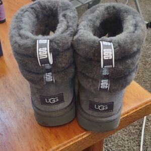 UGG Women's Fluff Mini Quilted Boot (charcoal)